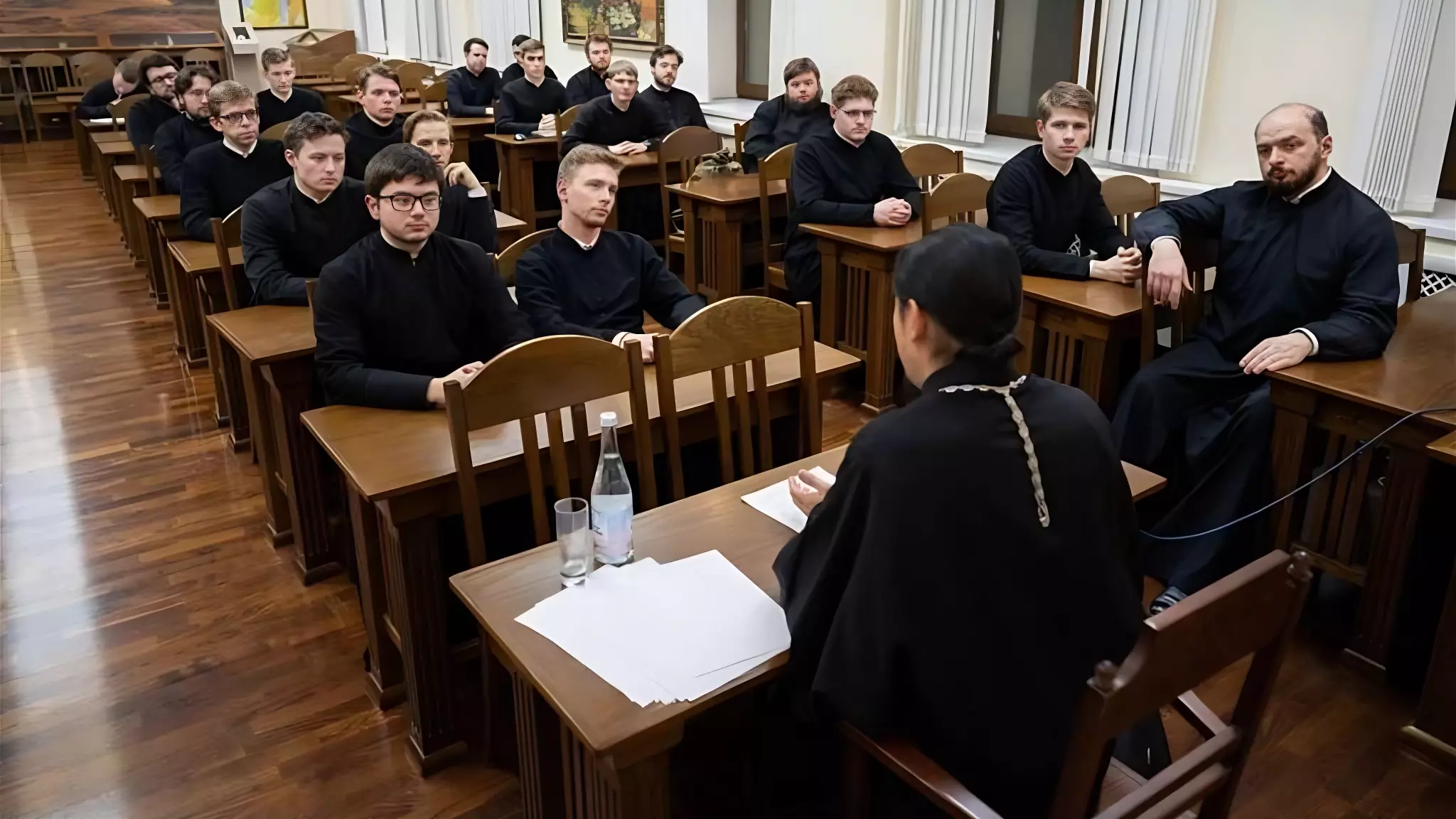 Семинаристов РПЦ начнут готовить к служению на фронте