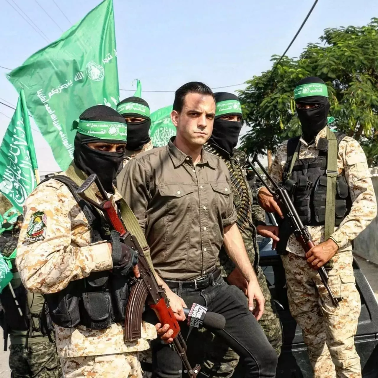 Пока что ХАМАС продолжает удерживать десятки, если не сотни заложников, захваченных еще во время теракта 7 октября