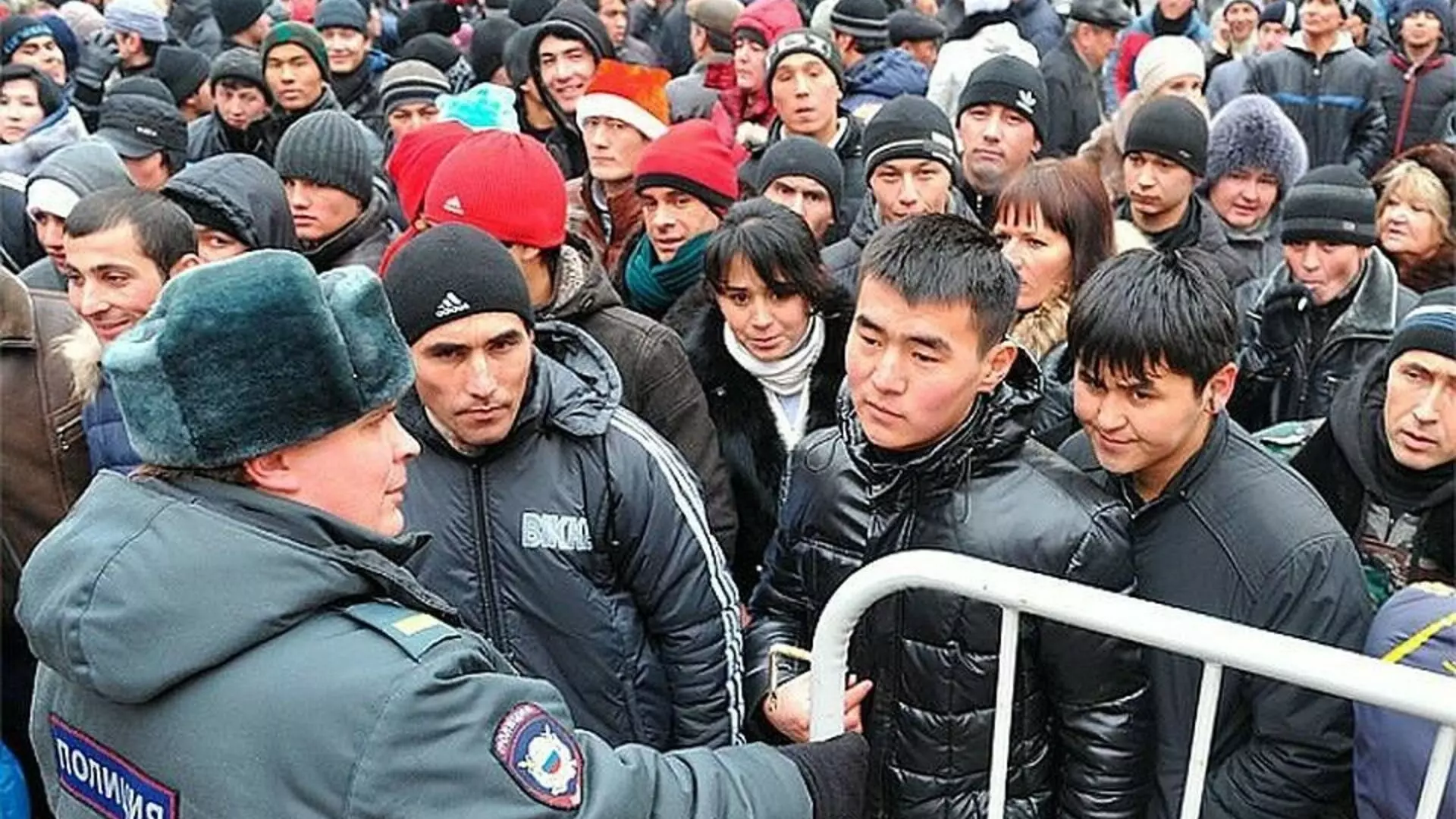 У России с Таджикистаном до 2026 года действует соглашение, разрешающее двойное гражданство, и сохраняется безвизовый режим.