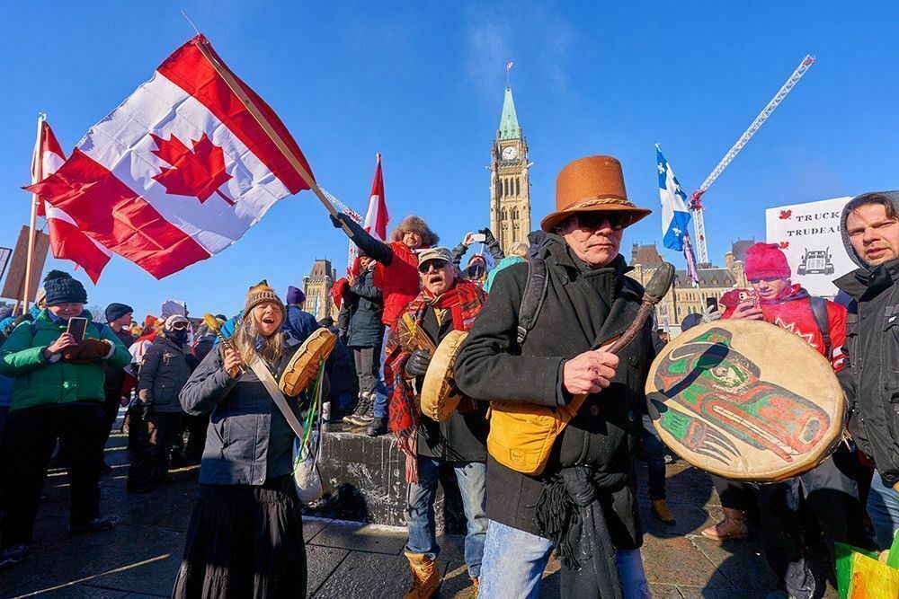 «Сущий ад в нашей Оттаве»: канадские власти надеются подавить бунт с помощью армии