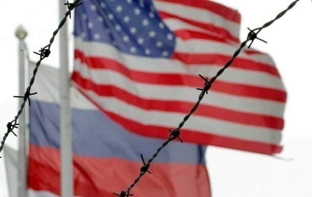 США пригрозили России "более драконовскими" санкциями