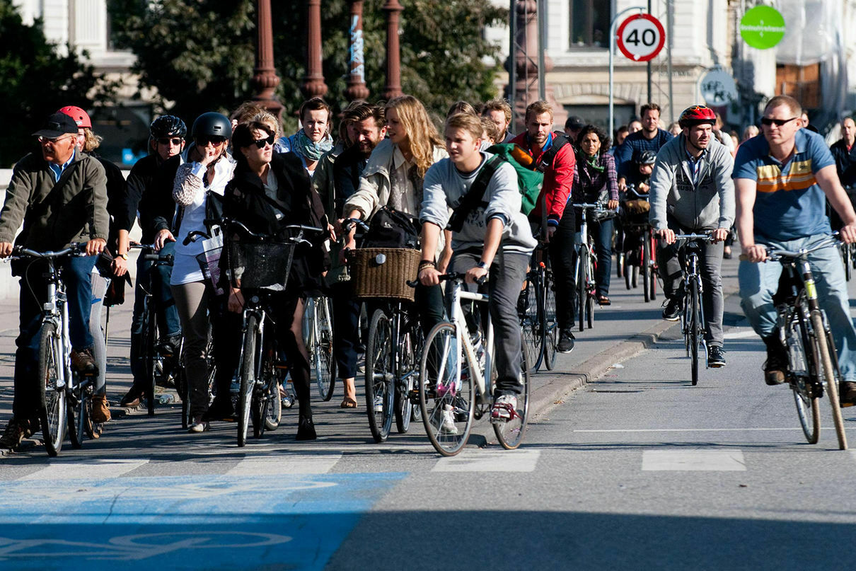 Забастовка транспортников заставила парижан пересесть на велосипеды