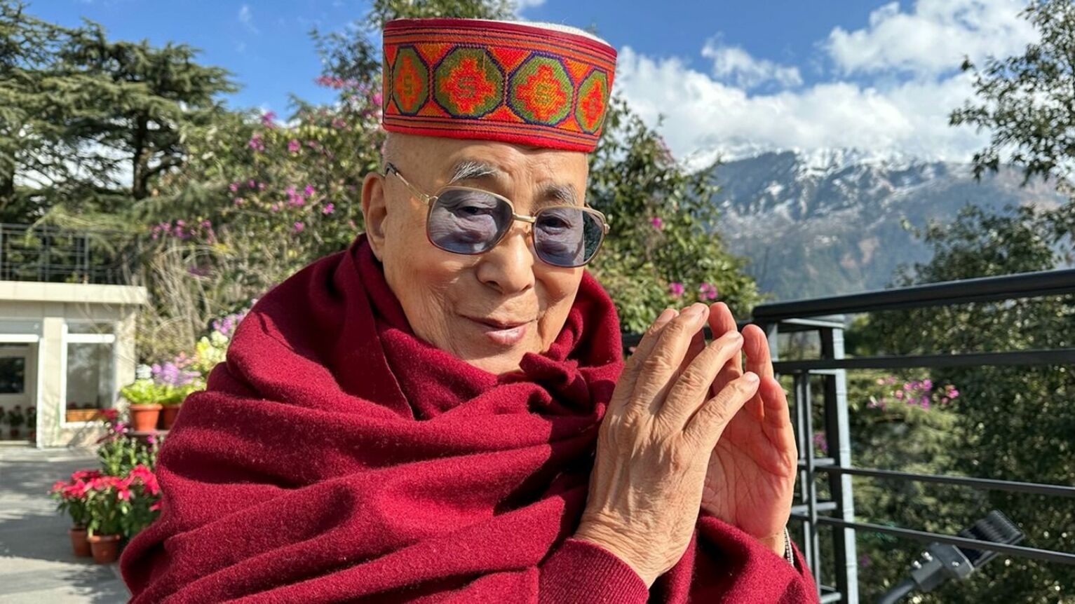 Далай-лама извинился перед мальчиком за предложение «пососать язык»