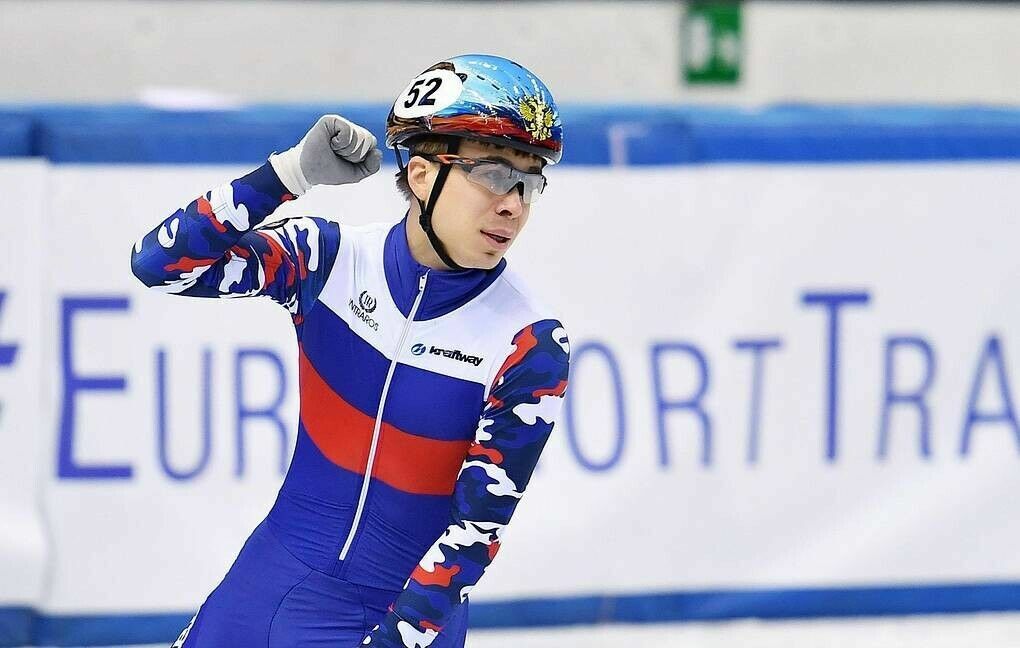 Российский конькобежец Семен Елистратов взял бронзу на чемпионате мира по шорт-треку