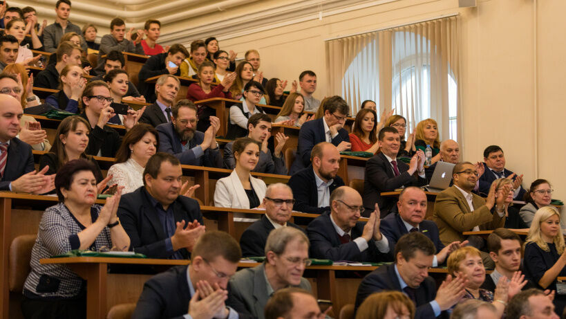На конференции по избирательному процессу губернатора Воробьева тоже нет