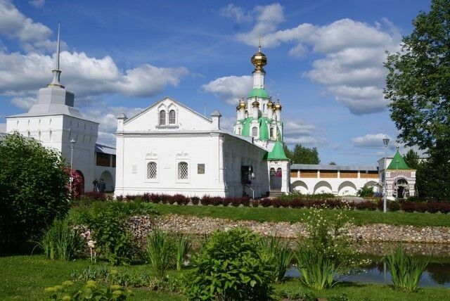 Ярославский депутат возмущена:  почему РПЦ реставрирует храмы за бюджетные деньги?