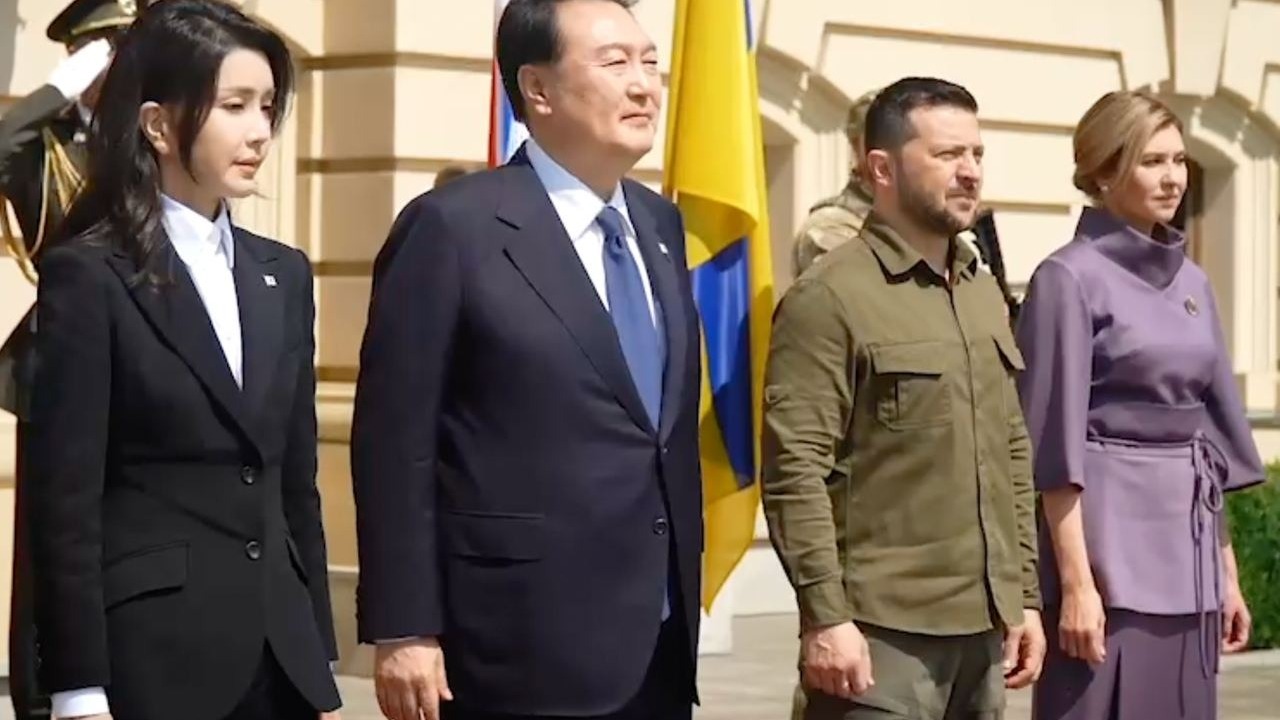 Президенты Южно Кореи и Украины с женами. 15 июля