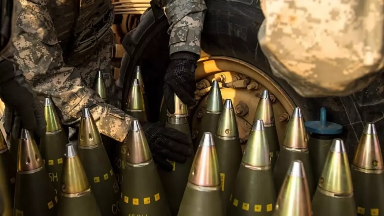 Чехия нашла поставщиков снарядов для Украины среди союзников РФ.
