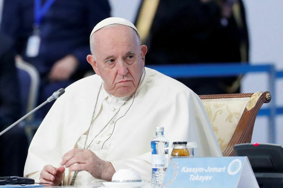 Папа римский призвал решать конфликты не с помощью силы, а путем диалога