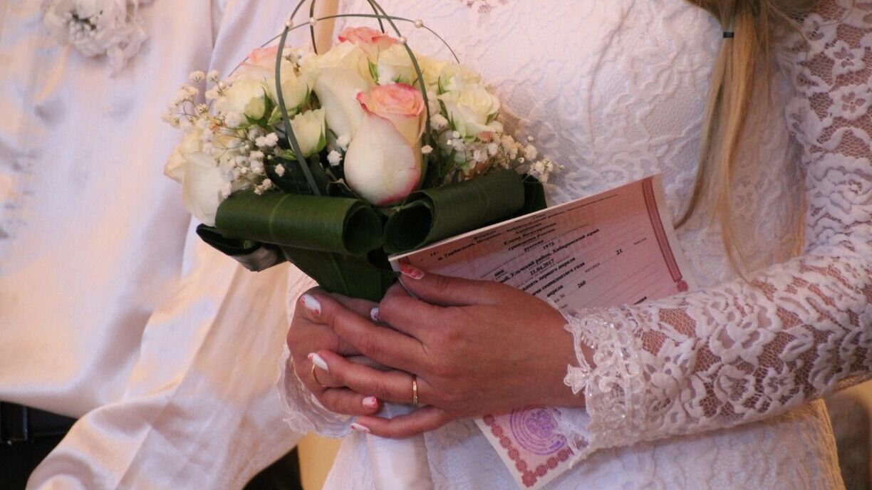 Москвичи за год заключили рекордное количество браков