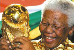 ФИФА заставляет 91-летнего Манделу прийти на финал ЧМ