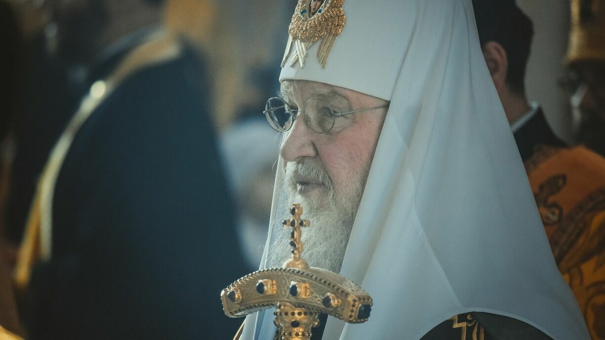 Патриарх Кирилл побожился, что не получает приказов от Владимира Путина