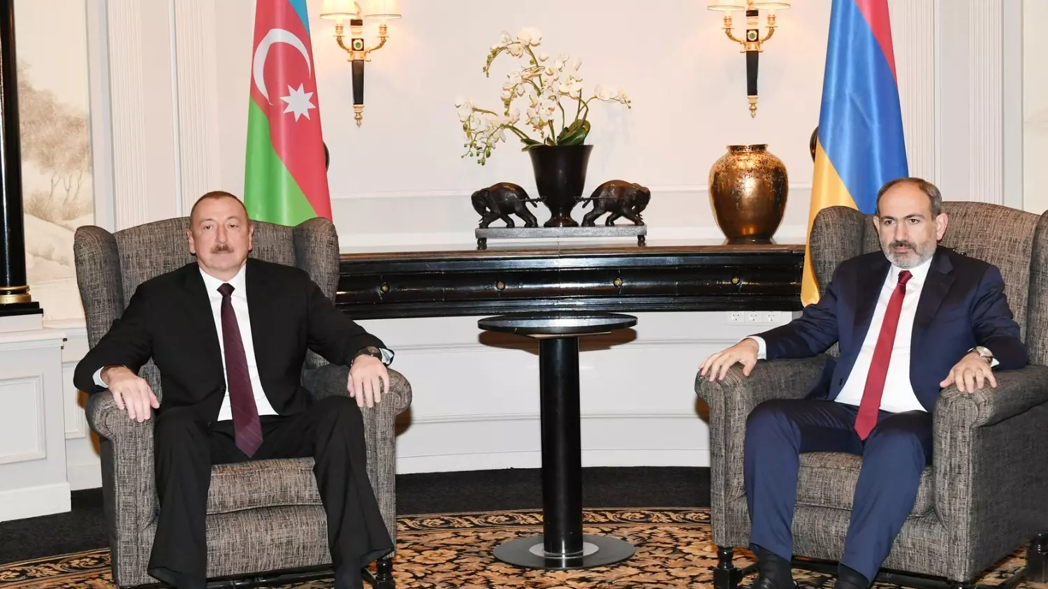 Президенты Армении и Азербайджана в последнее время редко встречаются на переговорах