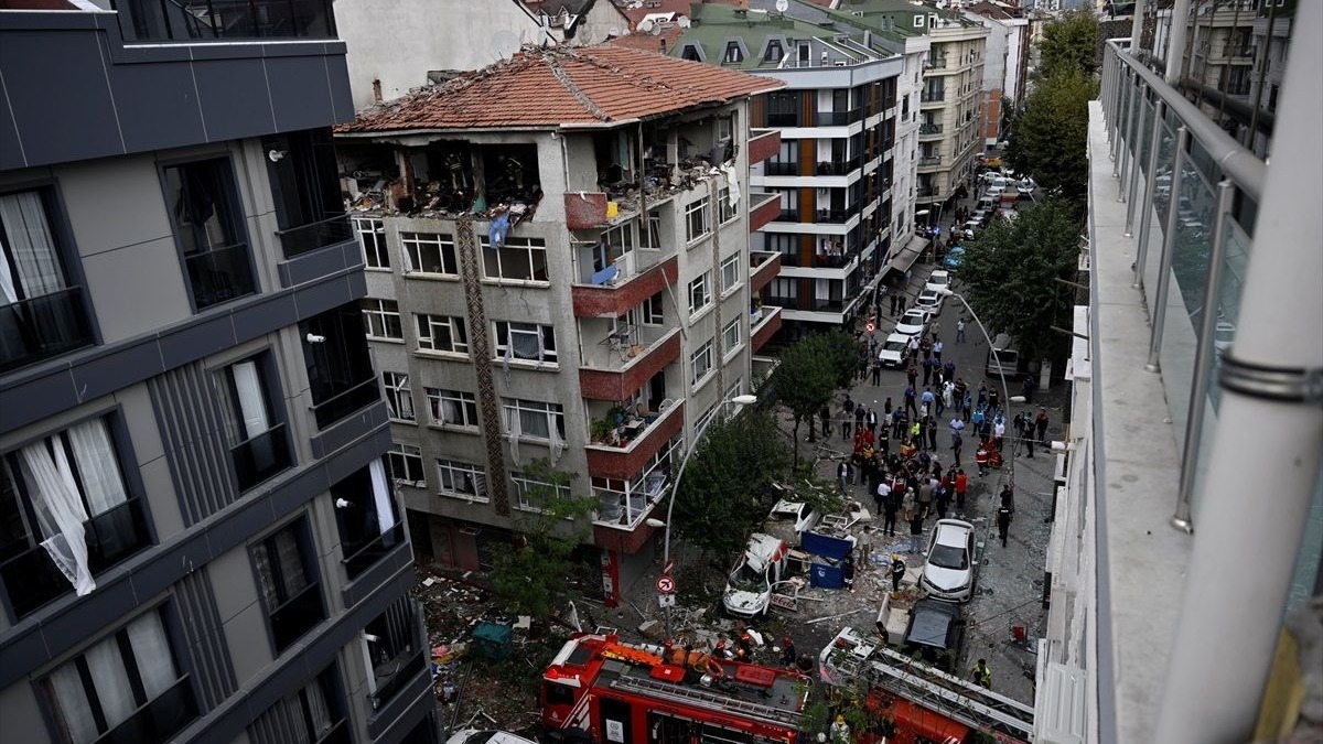 В туристическом районе Стамбула прогремел мощный взрыв (ВИДЕО)