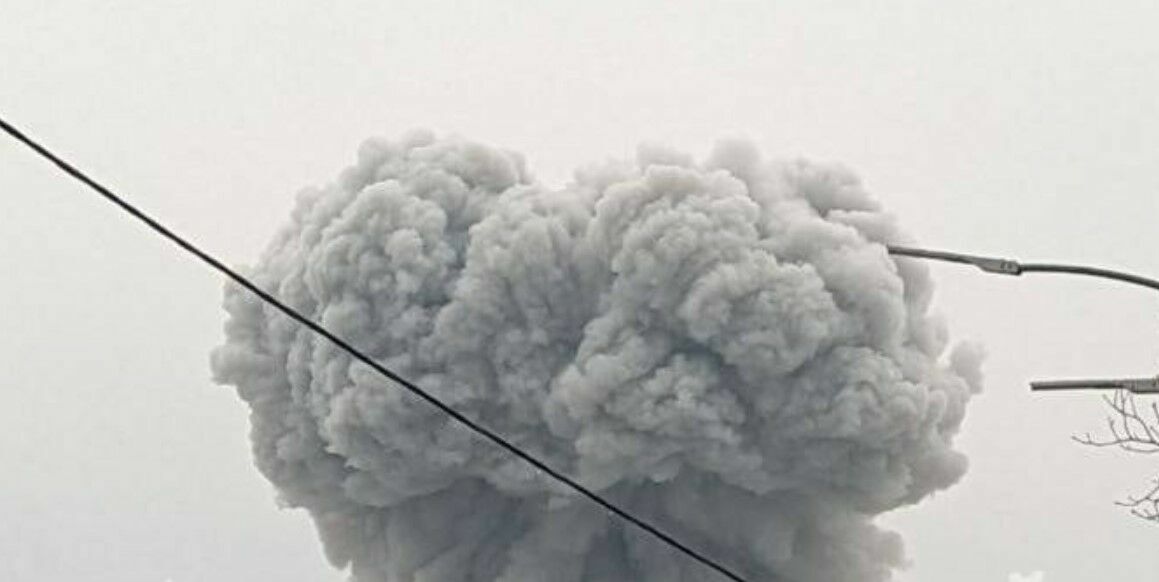 Украинские СМИ сообщили о взрывах в Киеве после объявления воздушной тревоги