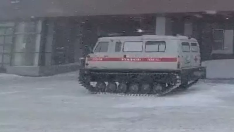 Снегоболотоход, используемый бригадами медиков во время циклона на Сахалине