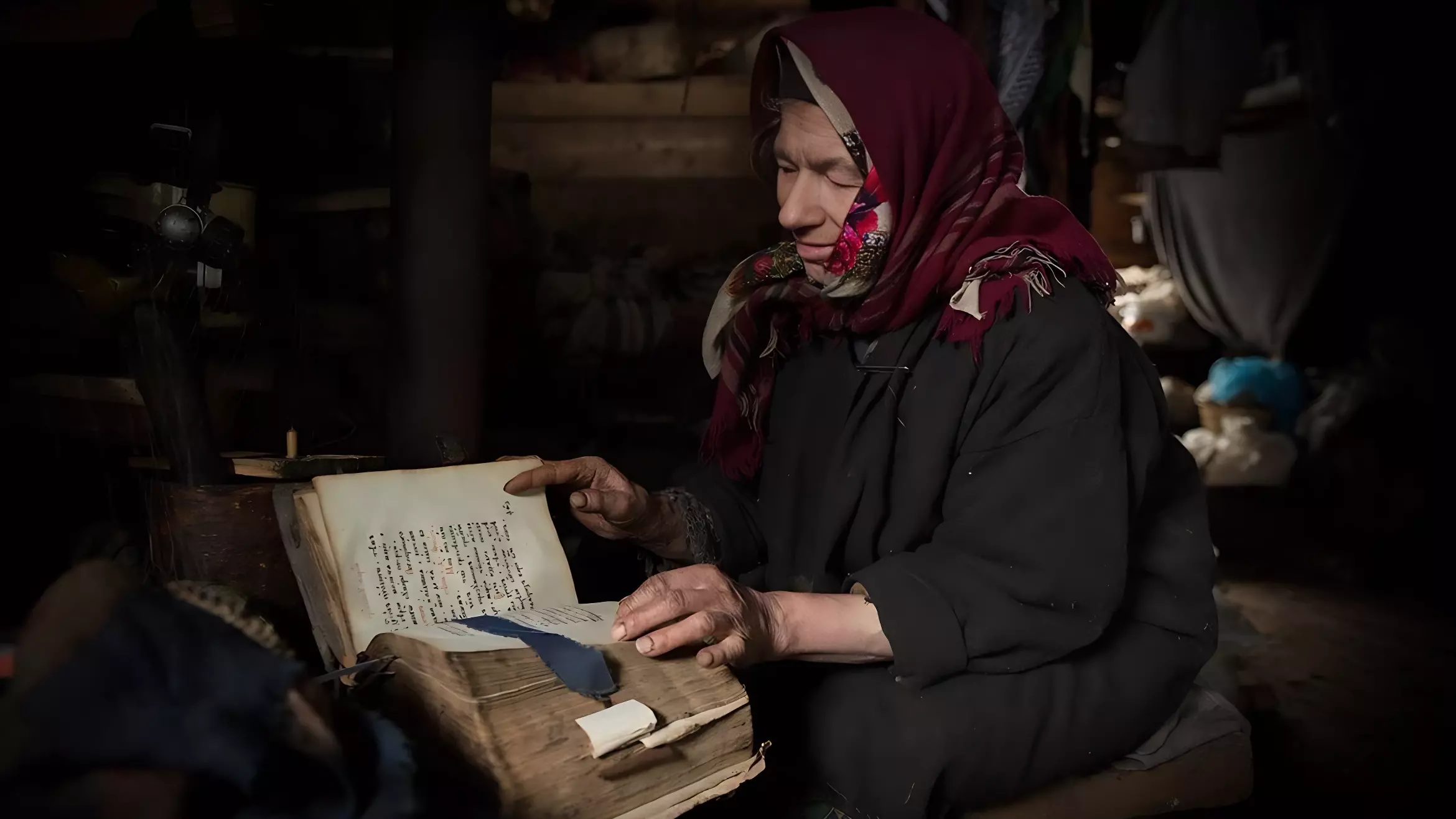 Агафья Лыкова читает только священные книги