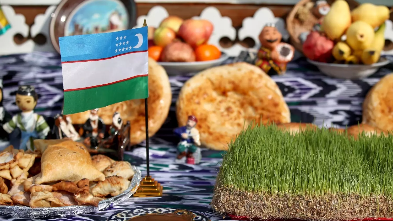 На Навруз обычно готовят набор из семи блюд, название которых начинается с буквы «син»