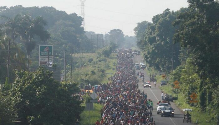 К границе США приближается "караван мигрантов" из стран Центральной Америки