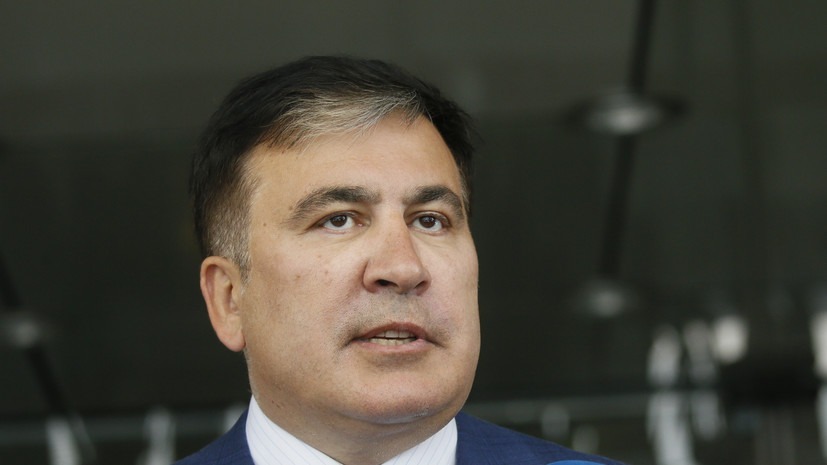 Польского врача уличили в попытке вынести в обуви анализы Саакашвили