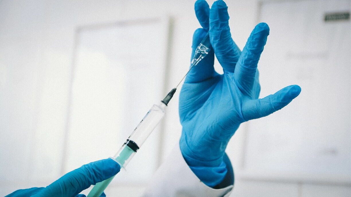 Онищенко: детям с лишним весом показано делать прививку от ковида из-за риска диабета