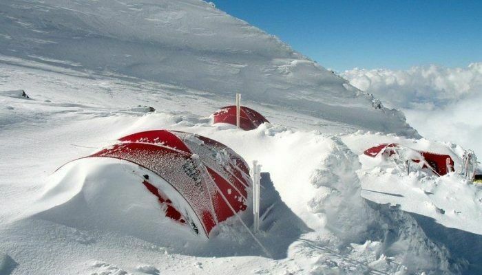 На горе Эльбрус во время восхождения умер альпинист из Австрии