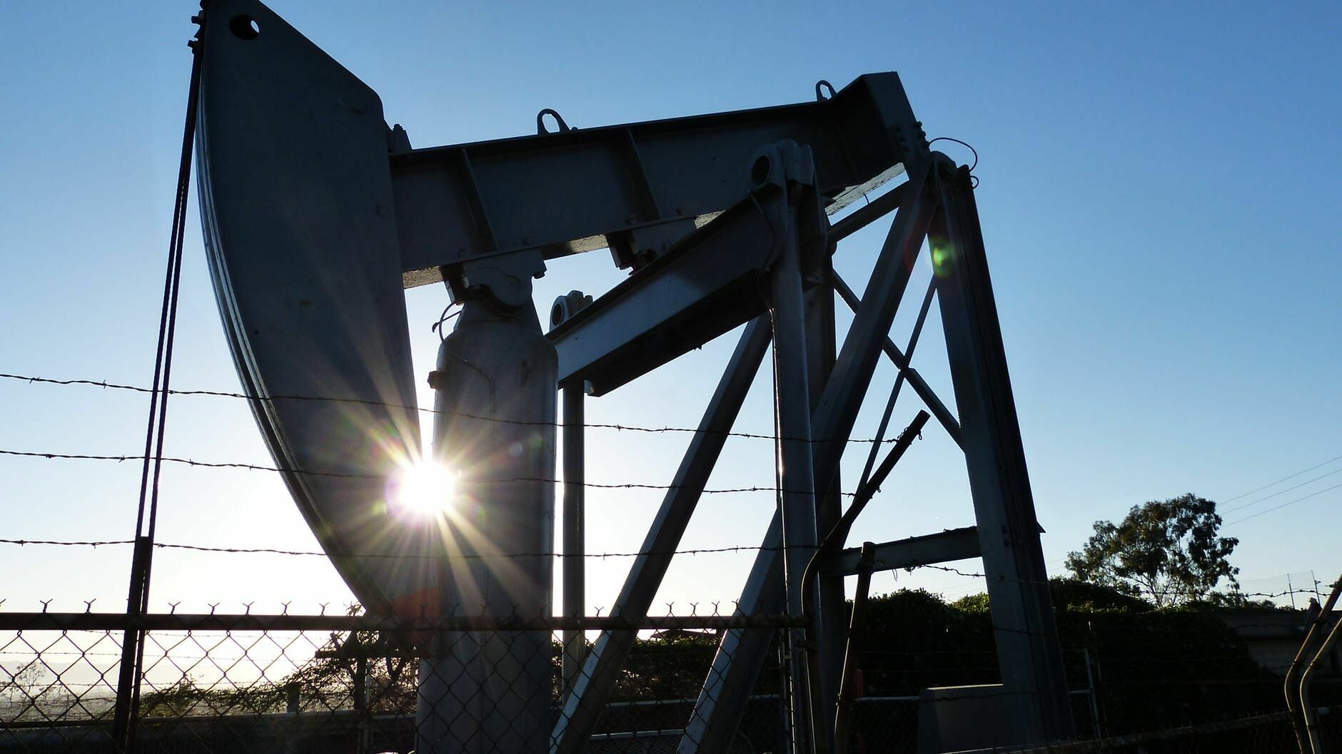 Кризис откладывается: цена на нефть выросла на 3% после оптимистичных отчетов