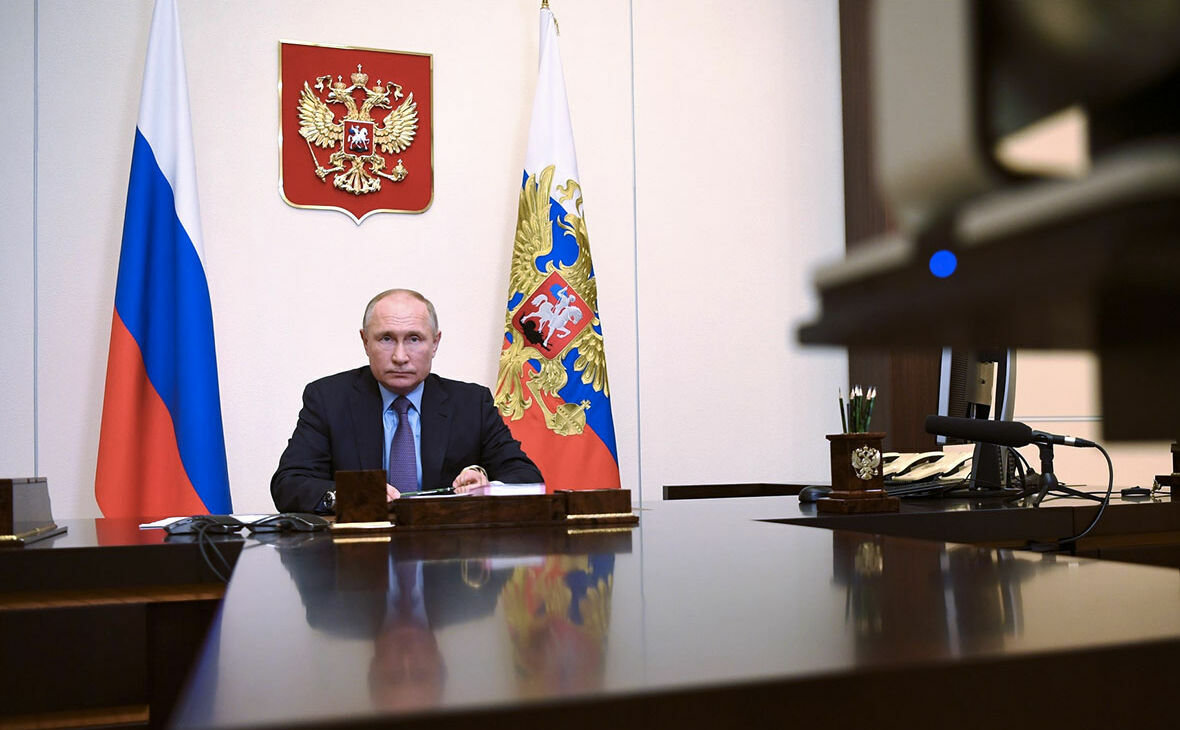 Путин подписал закон о пяти годах колонии за оскорбление ветеранов