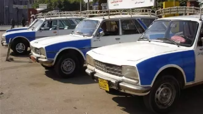 Пежо 504 образца 1968 года до си пор любимая машина египетских таксистов