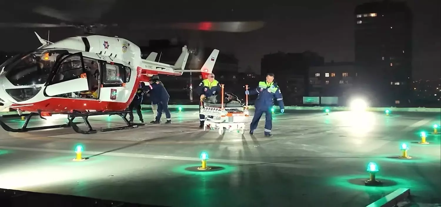 Пациентов в тяжелом состоянии доставили на вертолетах
