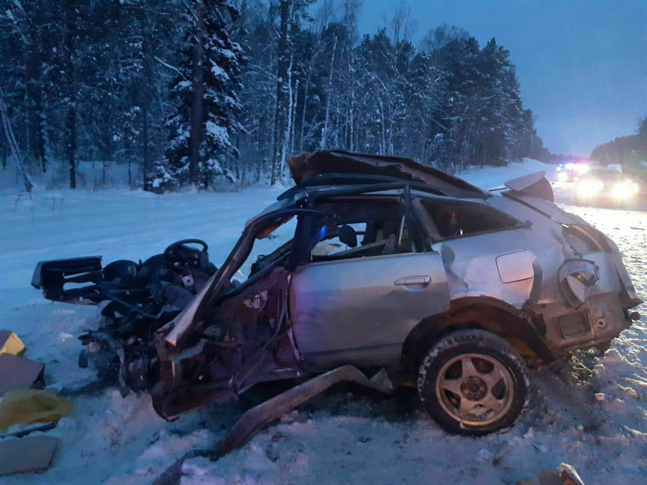 Три человека погибли при ДТП с грузовиком в Томской области