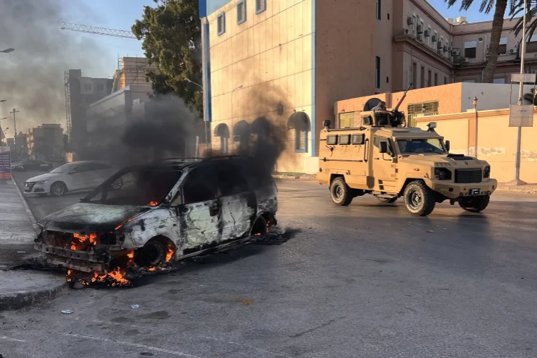 При столкновениях группировок в Триполи погибли 23 человека