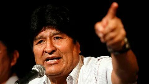 Моралеса арестуют в случае возращения в Боливию