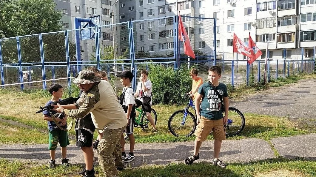В ульяновских дворах появились воспитатели с оружием