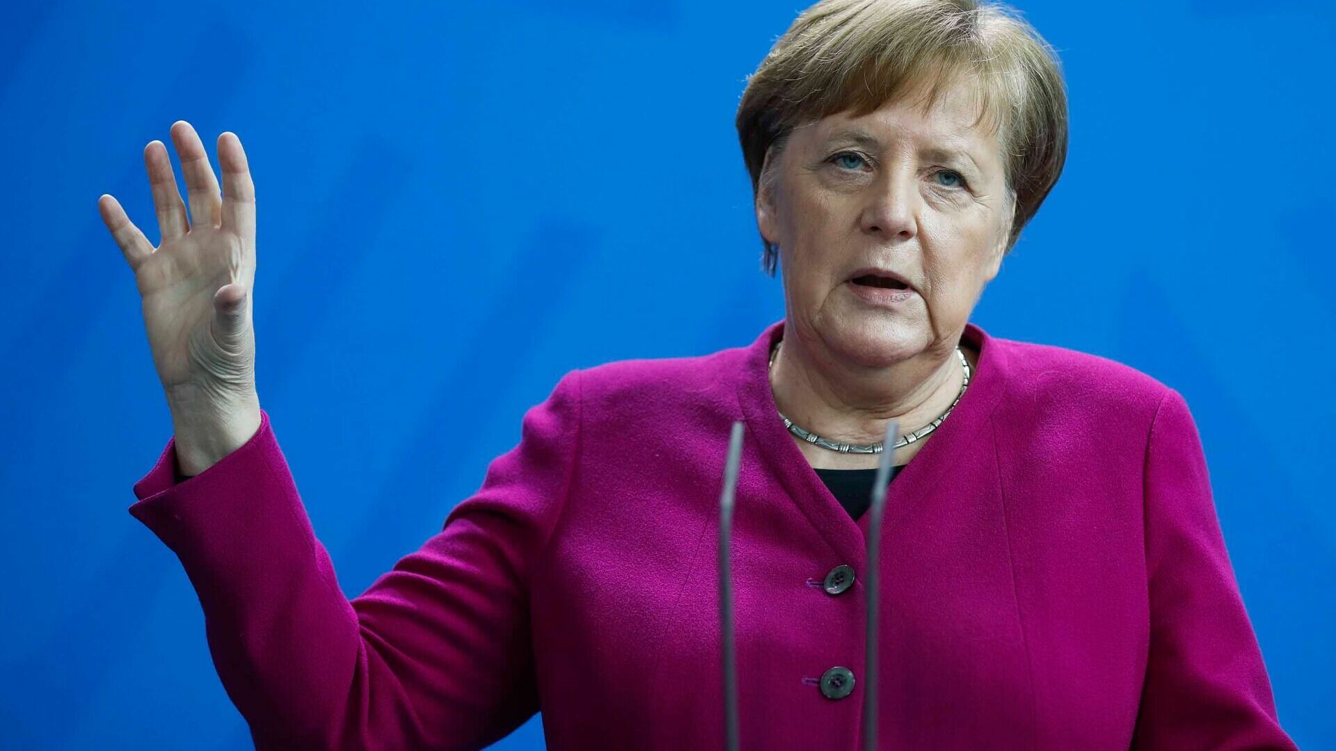 Меркель наградят «Большим крестом» за особые заслуги перед Германией