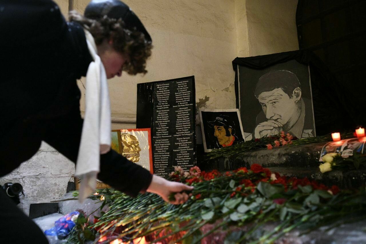 В Москве проходит акция памяти журналистки Бабуровой и адвокате  Маркелове