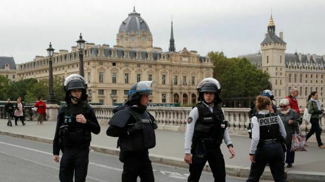 Убийца парижских полицейских слышал голоса
