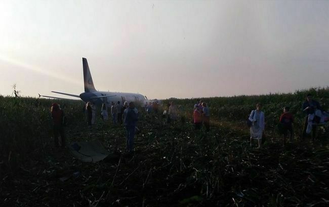 "Это наш второй день рождения": пассажиры Airbus А321 рассказали о его приземлении