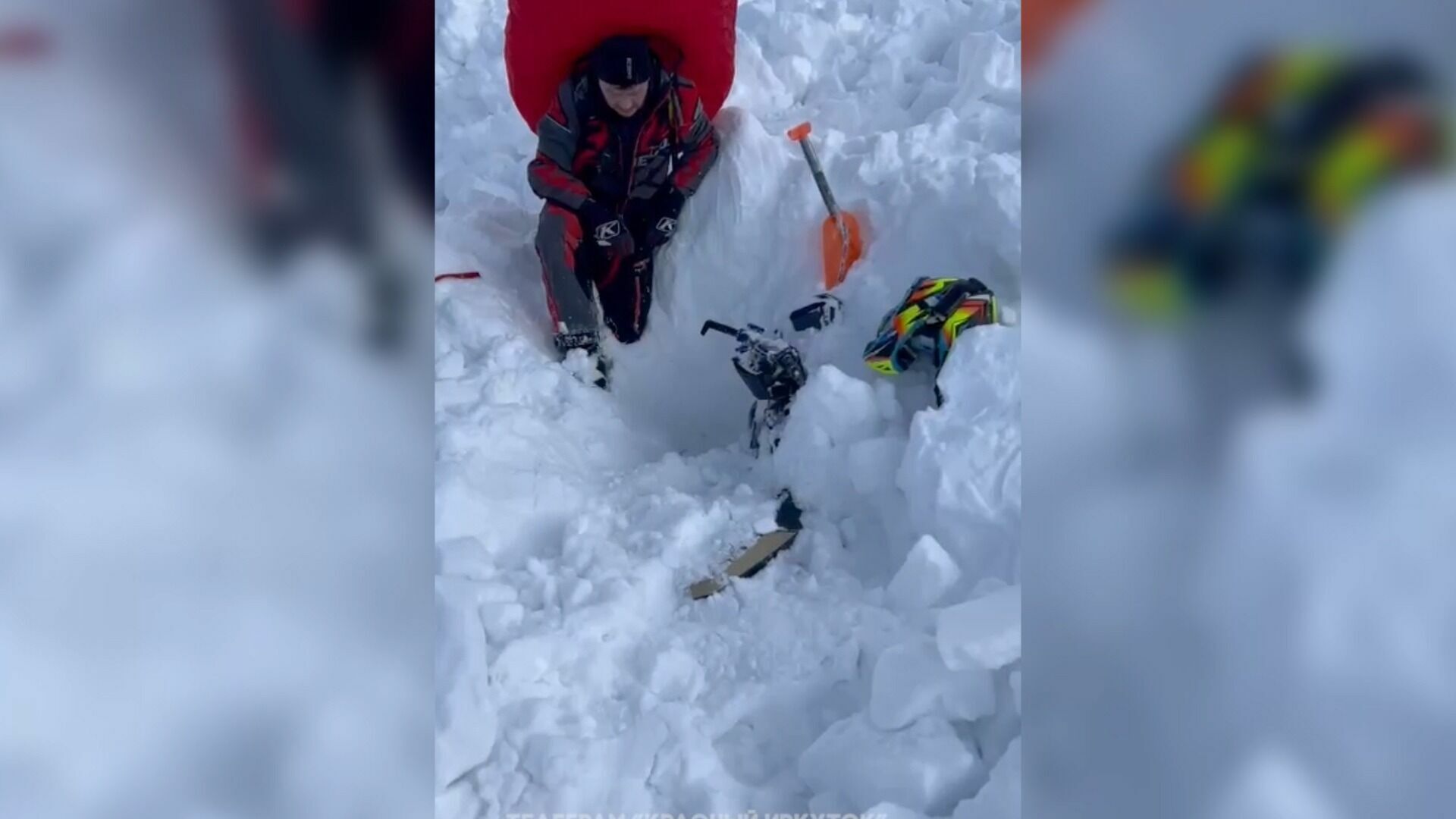 Два человека выжили после схода лавины на Байкале