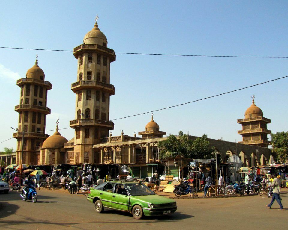 Боевики атаковали мечеть в Буркина-Фасо: 16 человек погибли