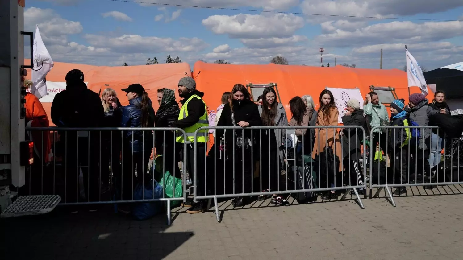 Только в одну Германию бежали от СВО сотни тысяч украинских женщин