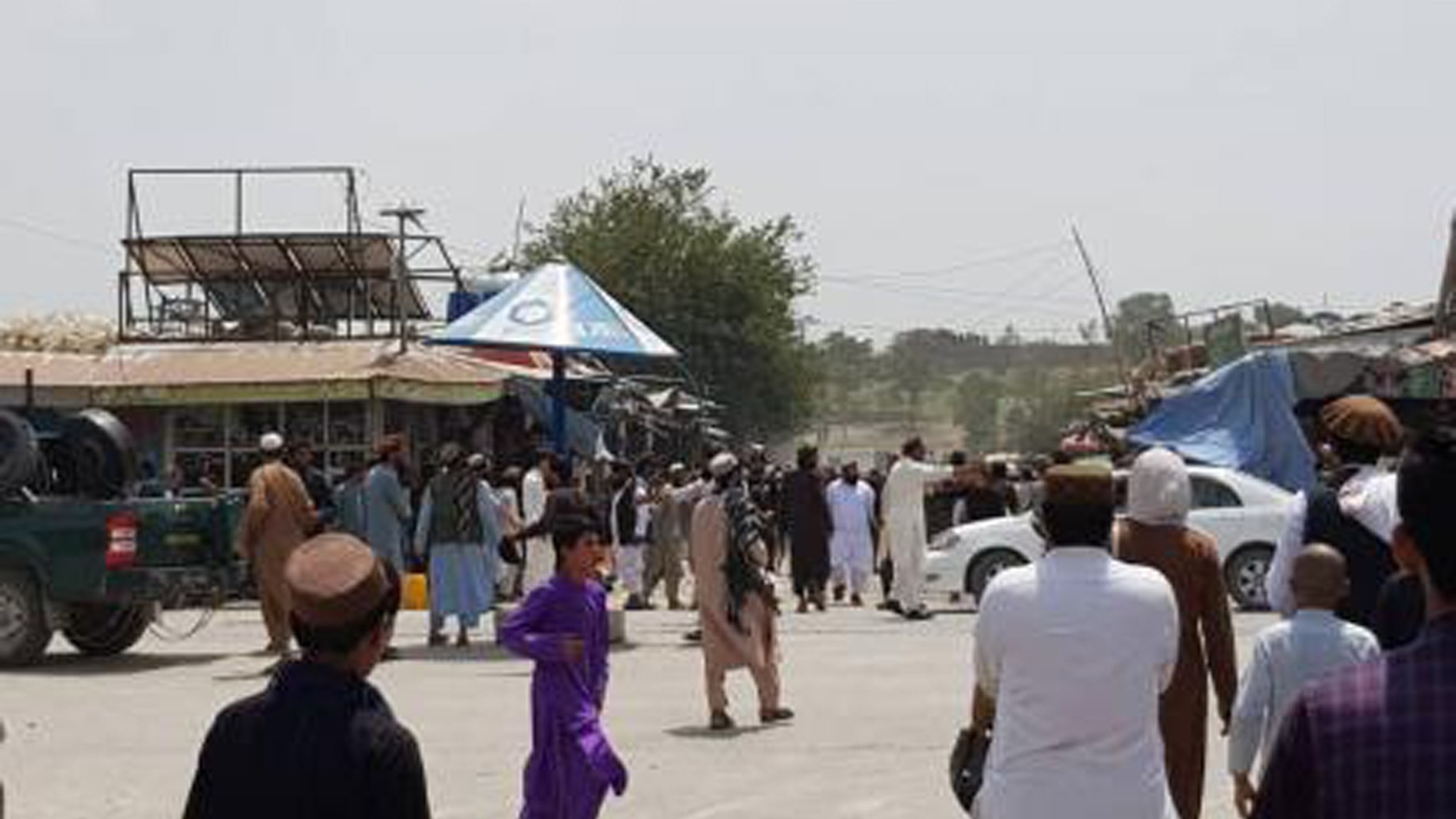 Три человека погибли при взрыве в гостинице Афганистана