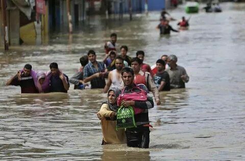 53 человека погибли в результате наводнения в Индонезии