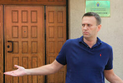 Навальный избежал ареста, но вместо пяти лет ему теперь грозит десять