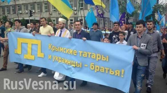 Крымским татарам посулили автономию в составе Украины