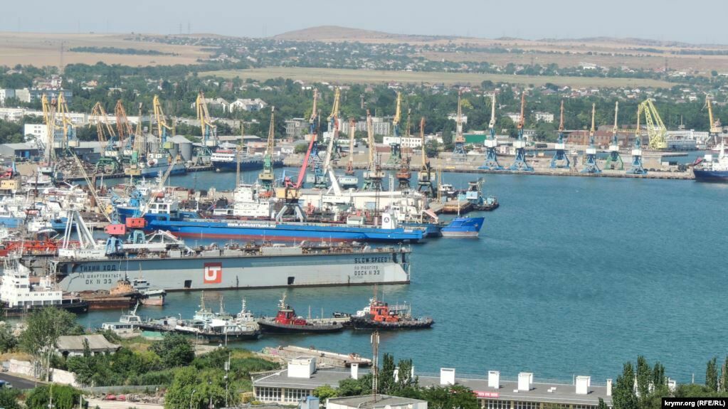 Украина планирует закрыть акваторию Крыма для судоходства