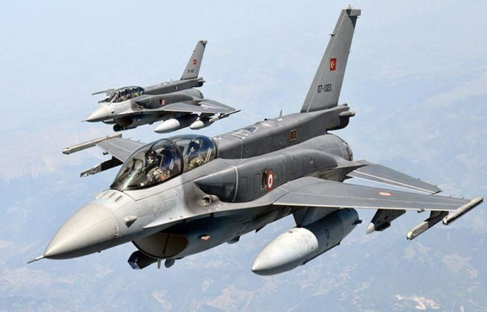 Турция нанесла авиаудары по базам курдских боевиков в Сирии и Ираке