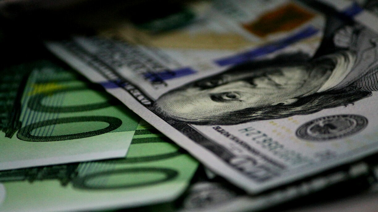 Госкомпаниям предпишут создавать план по использованию валют недружественных стран