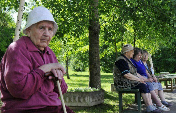 Госдума приняла закон об алиментах пожилым родителям
