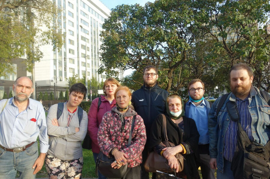 Коллективный поход "выселенцев" из московских общежитий в Мосгорсуд результатов не дал.